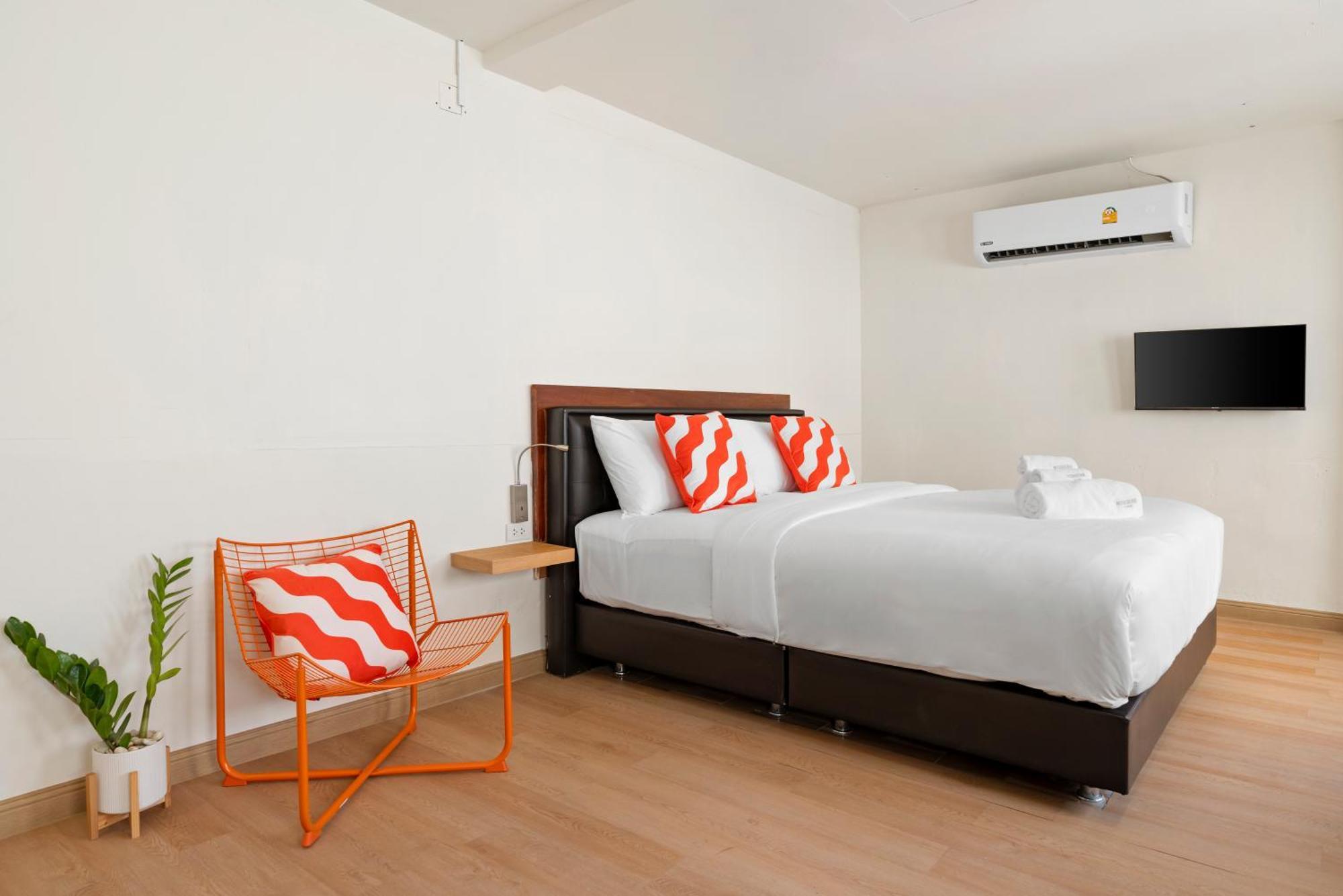 Hotel Horange Phuket Town Esterno foto