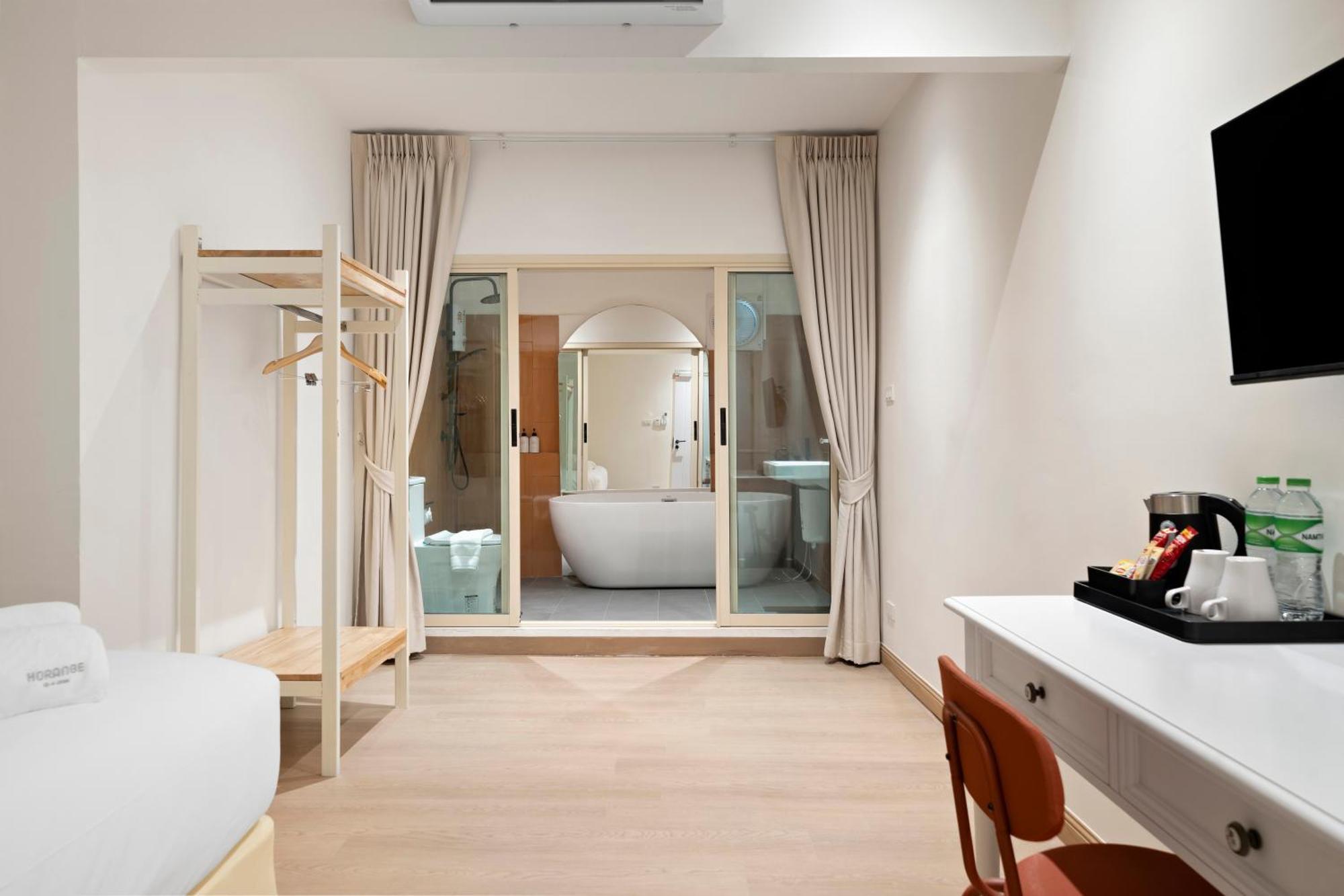 Hotel Horange Phuket Town Esterno foto