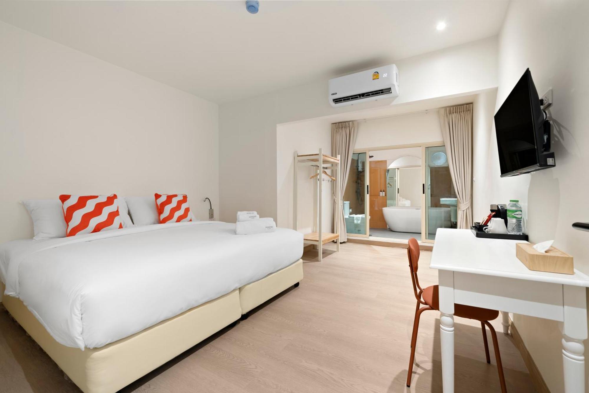 Hotel Horange Phuket Town Esterno foto