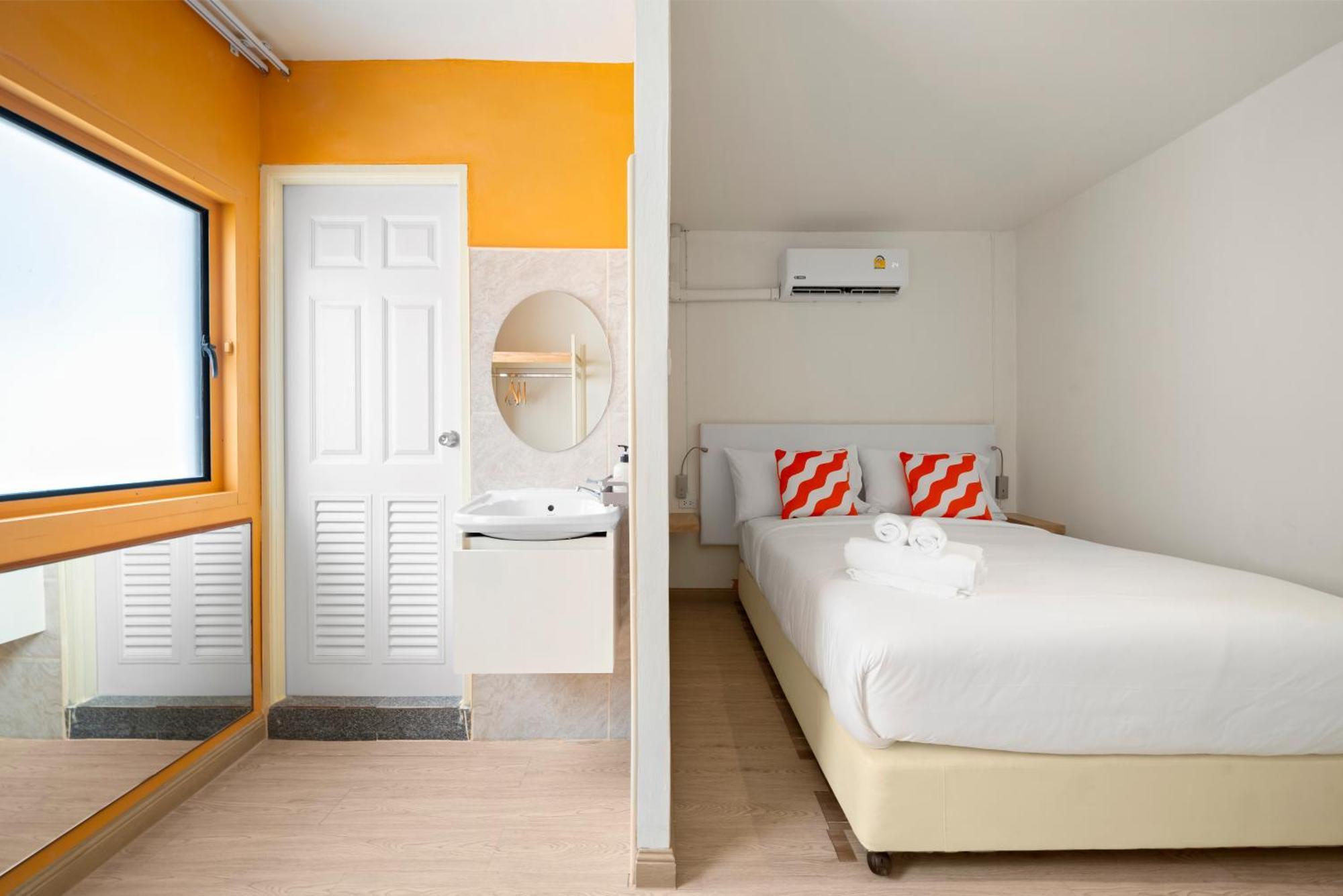 Hotel Horange Phuket Town Esterno foto