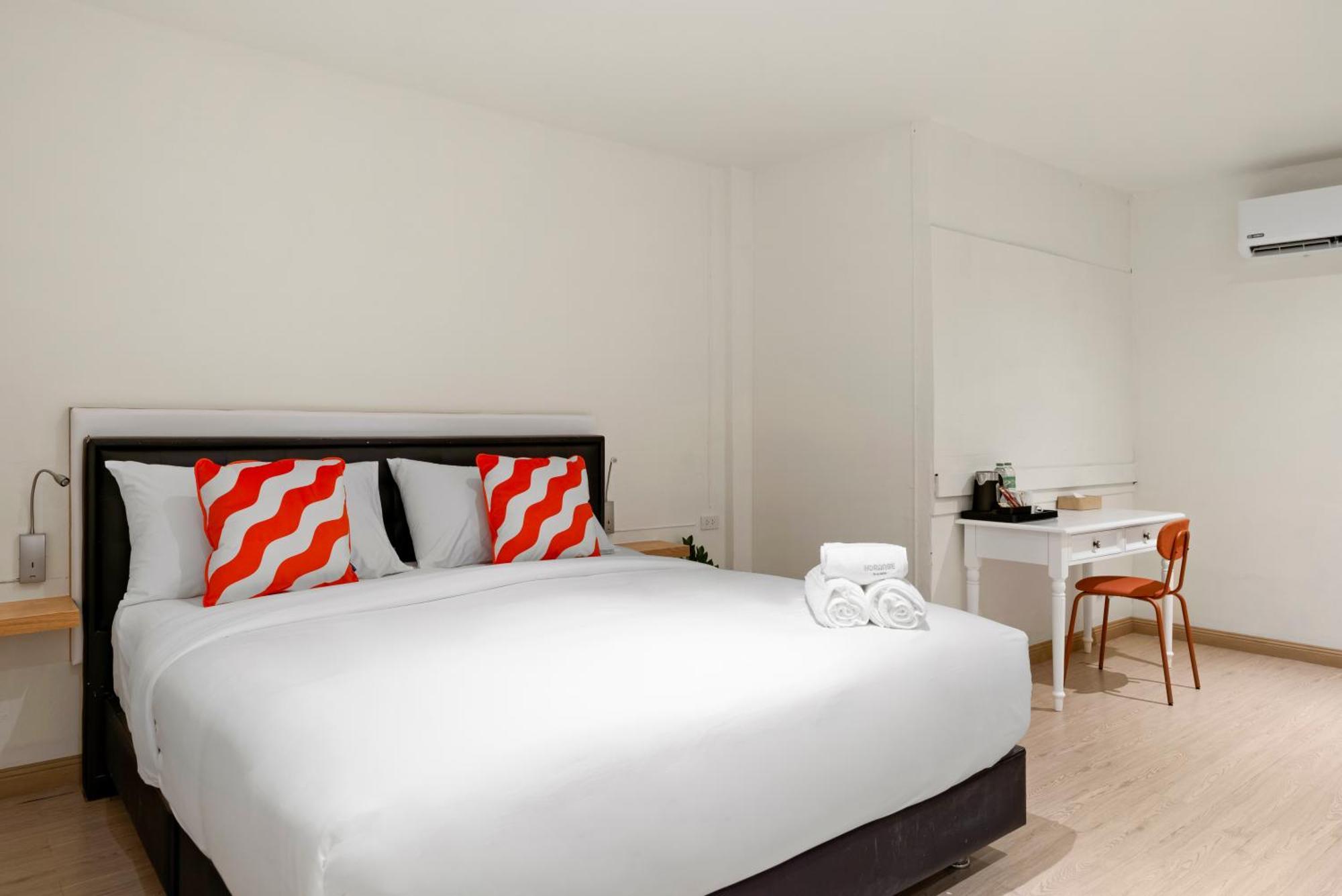 Hotel Horange Phuket Town Esterno foto